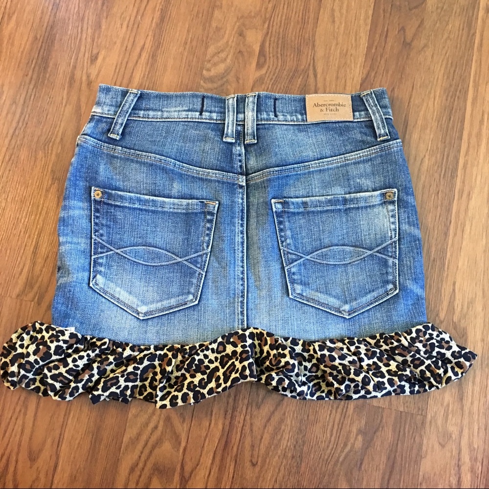 Size 2/26 OOAK repurposed A&F jean skirt - Picture 3 of 7
